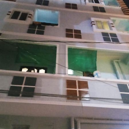 Dziire Service Apartment Hyderabad Eksteriør billede