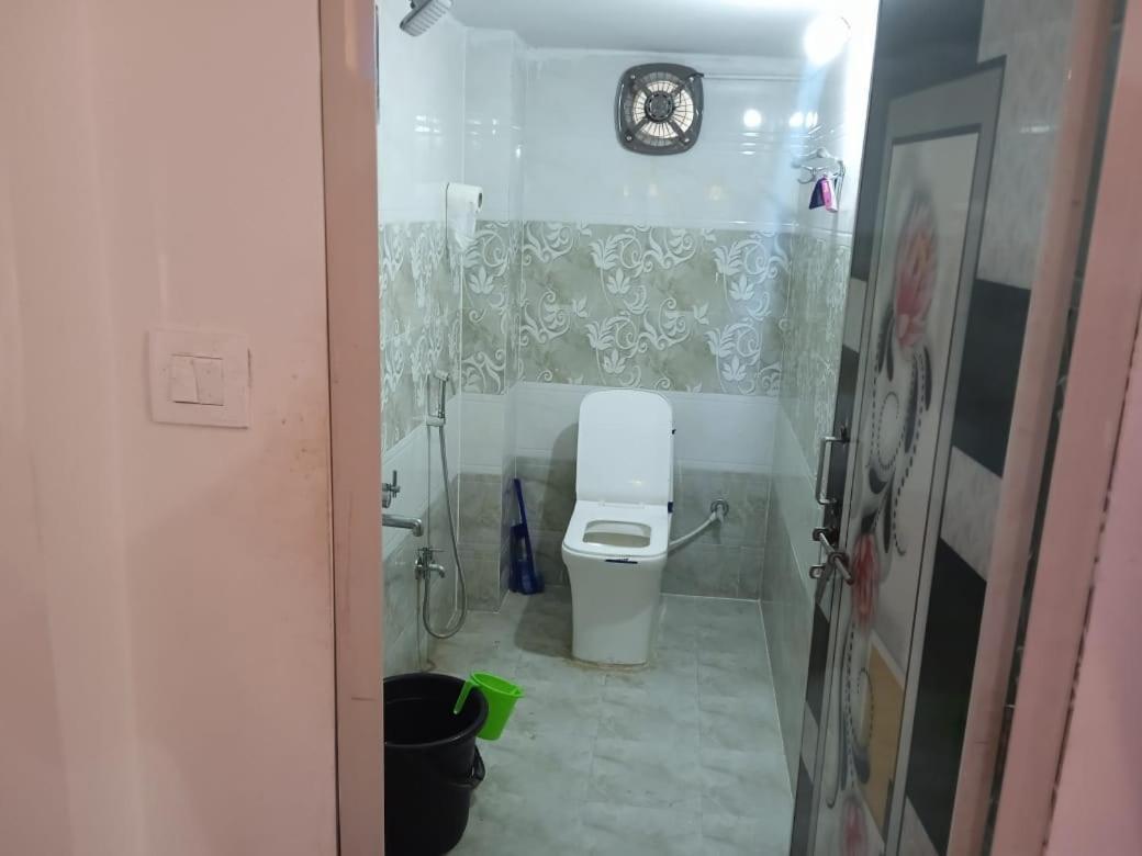 Dziire Service Apartment Hyderabad Eksteriør billede