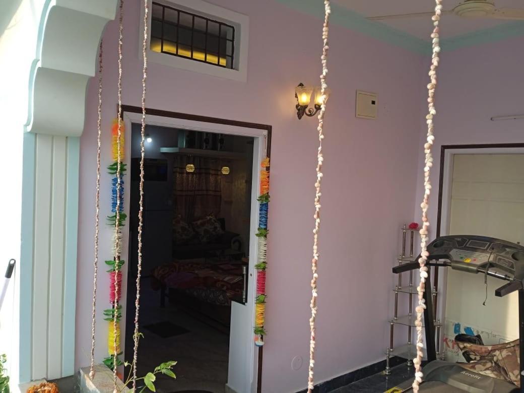 Dziire Service Apartment Hyderabad Værelse billede
